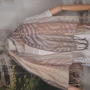 Pashmire Womens tan cream sparkly silver accents sheer scarf with fringe tassels